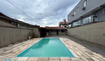 CASA A VENDA NO BAIRRO HELENA MARIA