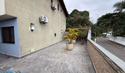 SOBRADO A VENDA NAS PITANGUEIRAS
