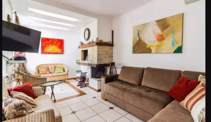 Casa em Condomínio com 3 dormitórios suíte e 2 vagas
