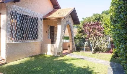 Casa Padrão 4 dormitórios com suíte