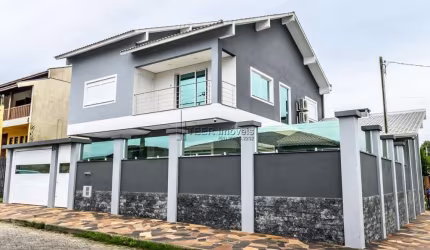 Casa à venda no bairro Maringá - Alvorada/RS