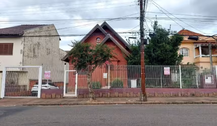 Casa à venda no bairro Medianeira - Porto Alegre/RS