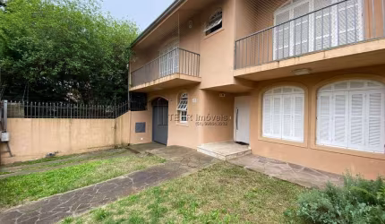 Casa à venda no bairro Chácara das Pedras - Porto Alegre/RS