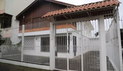 Casa Padrão 2 pavimentos com anexo terraço e piscina