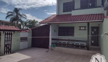 Sobrado à venda com 3 quartos no bairro Bopiranga