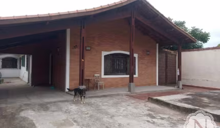 Casa à venda com 3 quartos no bairro Centro