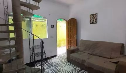 Sobrado para aluguel com 4 quartos no bairro Jardim Santa Terezinha