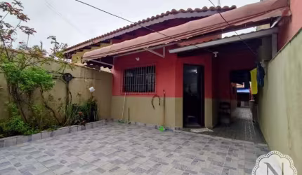 Casa à venda com 3 quartos no bairro Nova Itanhaém (Interior)