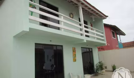 Casa com 4 quartos proxima a praia.