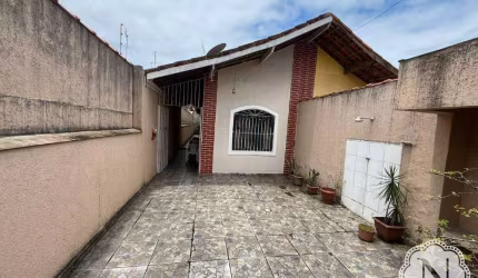 Casa a 500 metros da praia no bairro Satélite