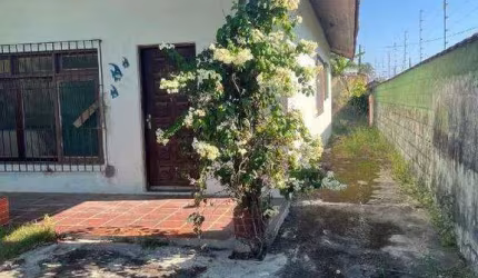 Casa à venda com 3 quartos no bairro Nova Itanhaém (Praia)