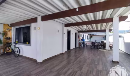 Casa à venda com 2 quartos no bairro Suarão