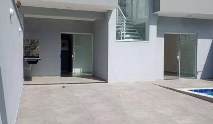 Sobrado à venda com 3 quartos no bairro Cibratel II