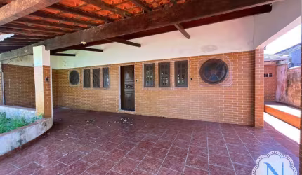 Casa à venda com 4 quartos no bairro Jamaica (Praia)