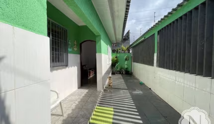 Casa 3 quartos lado praia.