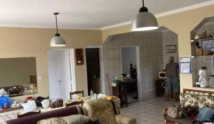 Sobrado à venda com 4 quartos no bairro Jardim Suarão