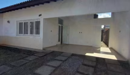 Casa para aluguel com 4 quartos no bairro Centro