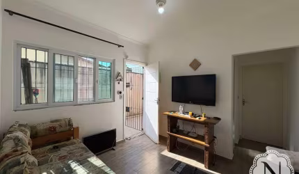 Casa térrea à venda com 2 quartos, quintal e garagem no bairro Belas Artes - Itanhaém