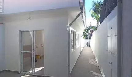 Casa nova com dois quartos, excelente localização e oportunidade, no bairro Belas Artes.