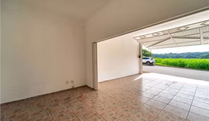 Casa com 2 quartos à venda na Rua Francisco Anholon, Parque São Luiz, Jundiaí, 164 m2 por R$ 550.000