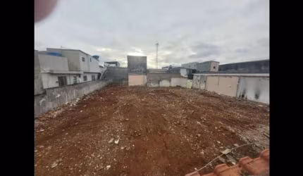 Venha conhecer este excelente terreno para venda com 500 m²,  com uma localização privilegiada  a 200 metros do Terminal e estação do metrô Sapopemba.