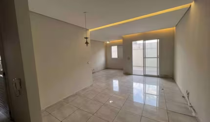 Apartamento térreo com quintal no coração da Penha, a apenas 2 minutos a pé do metrô!