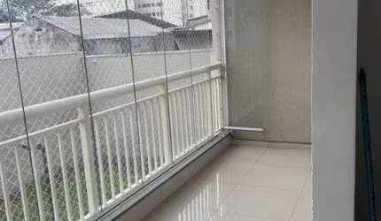 um verdadeiro achado na Mooca! Este apartamento de 74 m² aproximadamente, com 3 dormitórios, sendo 1 suíte e 2 vagas de garagem, está desocupado