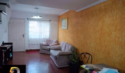 Este sobrado espaçoso em condomínio fechado com lazer é simplesmente perfeito para você e sua família!