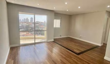 Apartamento com 3 quartos, 74m², à venda em São Paulo, Vila Bertioga 2 vagas, sacada na suíte e sala. Desocupado.