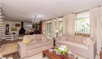 Casa à venda em São Paulo, Aclimação, com 6 quartos, 239m²