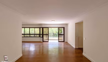 Apartamento com 3 quartos sendo 3 suítes desocupado, 190m², à venda em São Paulo, Itaim Bibi, 3 vagas com depósito. Com lazer.