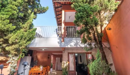 Casa à venda em Taboão da Serra, Jardim Três Marias, com 3 quartos, 130m²
