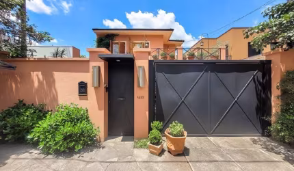 Casa à venda em São Paulo, Moema, com 4 quartos, 300m²