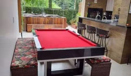 Casa para venda no condomínio fechado Residencial Villa Deste: em Cotia, com 3 suítes, 3 vagas, Jacuzzi e espaço gourmet privativos.