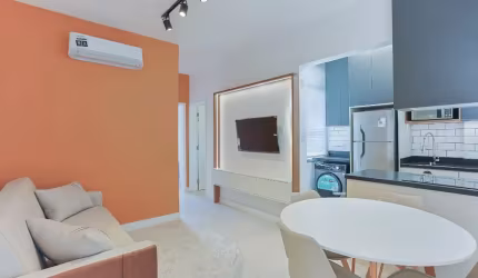 Apartamento Reformado e Mobiliado 2 QTOS Centro