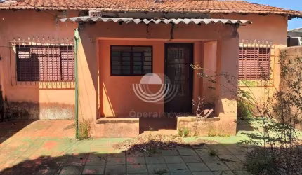 Casa Velha para demolir, local privilegiado e oportunidade para construir imóvel comercial. Região da CPFL e Cidade Judiciária de Campinas