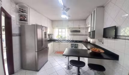 Casa com 4 dormitórios à venda, 354 m² por R$ 1.500.000,00 - Jardim São Francisco - Valinhos/SP