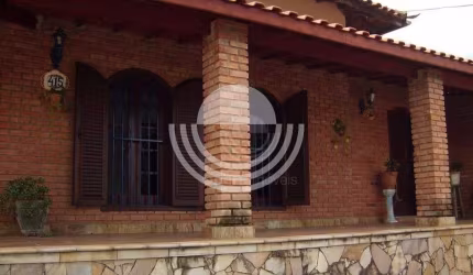 Casa de Rua à Venda no bairro Jardim do Lago em Campinas. Região do Campinas Shopping