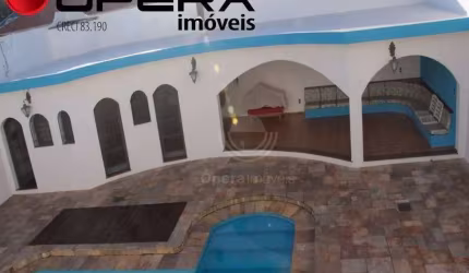 Casa à Venda na região da Lagoa do Taquaral em Campinas. Excelente localização