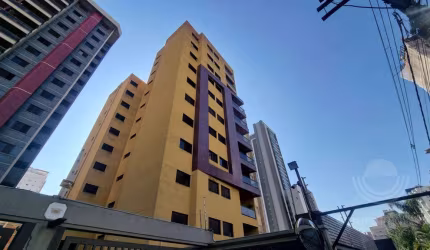 Apartamento em andar alto recebendo sol da manhã à Venda no bairro Cambuí, Campinas.