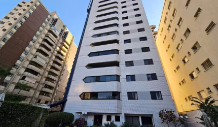 Apartamento amplo a venda em frente aos Clubes