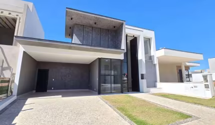 Casa em condomínio com 3 suítes e piscina à venda, Residencial Mont'Alcino. Valinhos-SP.