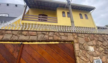 Casa de Rua a Venda Jardim Aurelia.