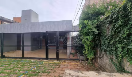 Casa com 340m2 construção em um terreno de 480m2 para Alugar no bairro Nova Campinas.