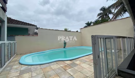 BAL PR PERNAMBUCO GUARUJÁ SOBRADO BEM CONSERVADO COM LAZER