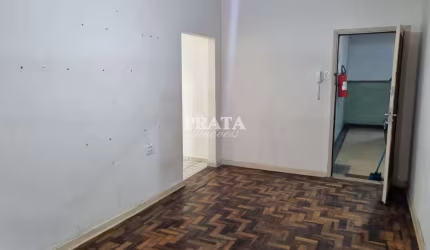 EMBARÉ SANTOS 2 DORMITÓRIOS ÓTIMA LOCALIZAÇÃO