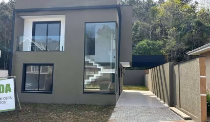 SOBRADO A VENDA EM COLOMBO