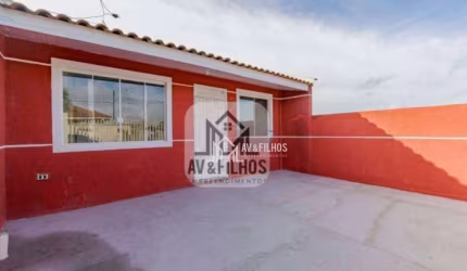 Casa individual com amplo terreno