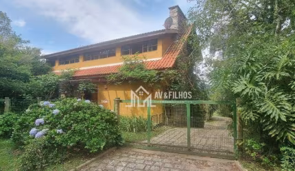 CASA EM CONDOMINIO FECHADO