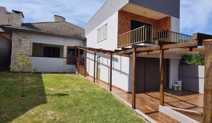 Casa com Suíte e Área de festa
